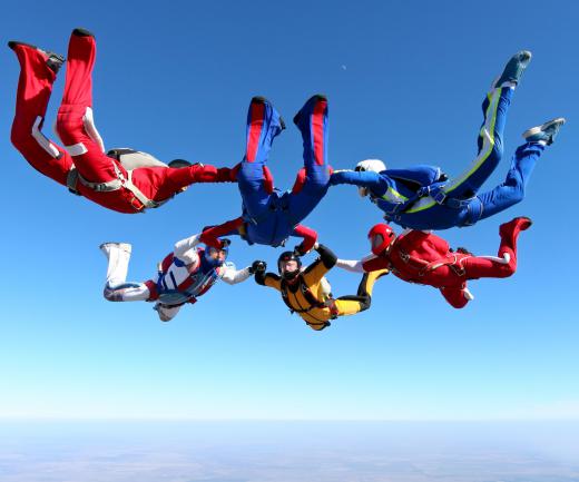 Skydiving can be carried out in groups.
