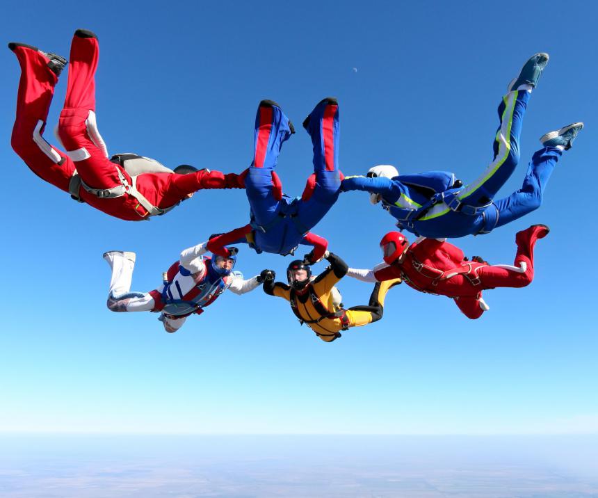 Skydiving can be carried out in groups.